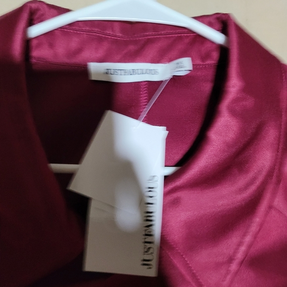 Red trench - Picture 1 of 2